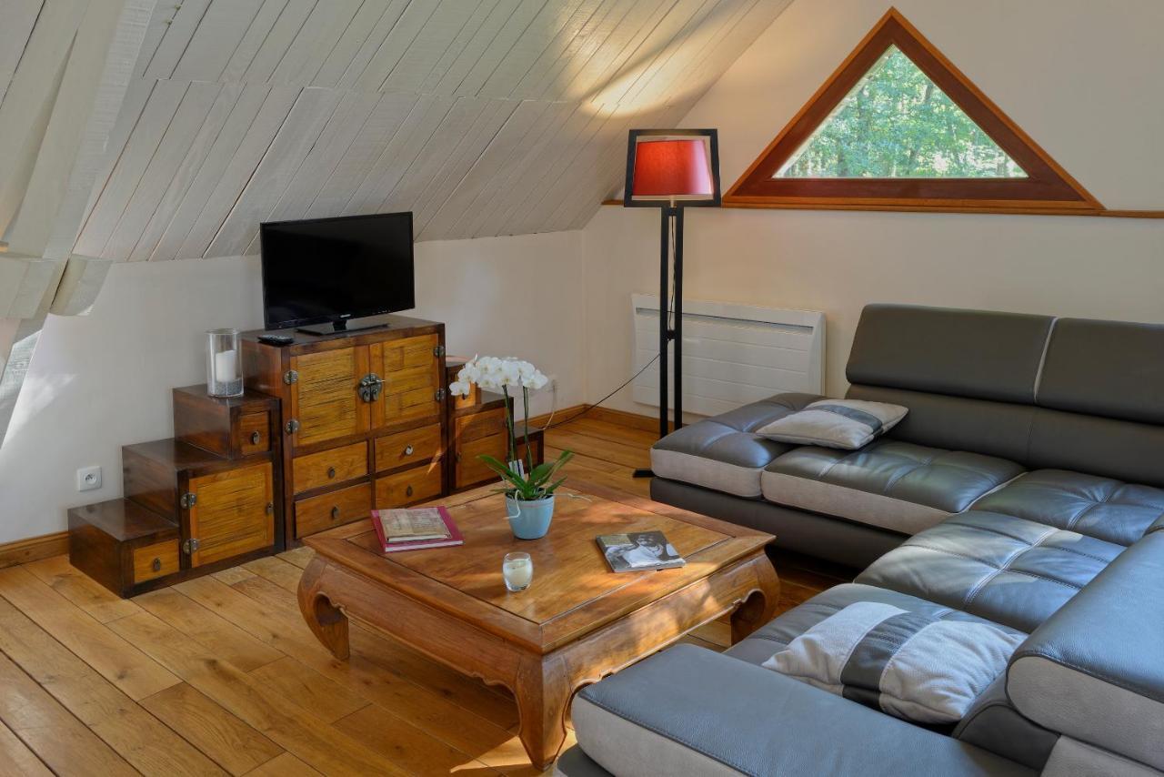 La Maison Dans Les Bois Soucelles エクステリア 写真